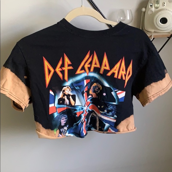 Tops - VINTAGE def leppard t-shirt